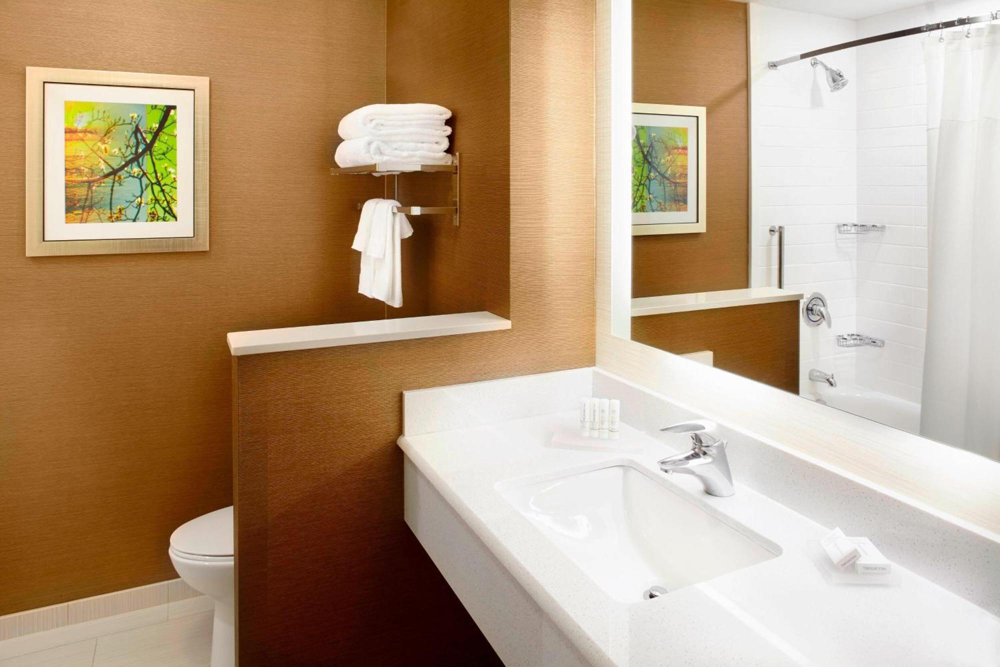 Fairfield By Marriott Inn & Suites Wheeling At The Highlands Triadelphia Exterior photo